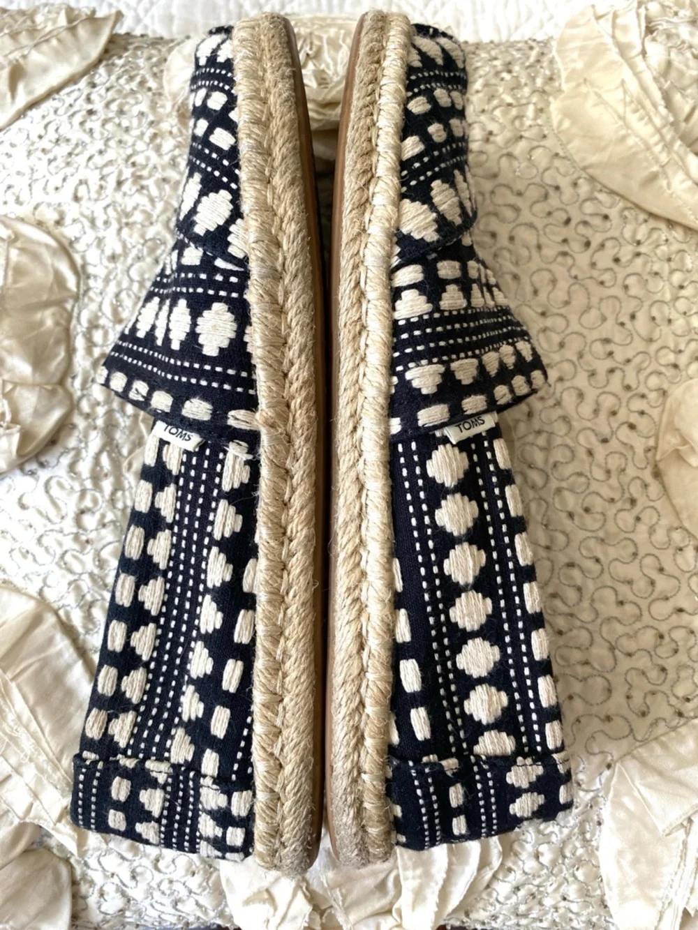 TOMS Black And White Patterned Slip On Casual Summer Espadrilles Size 7.5